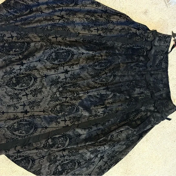 Gothic Skull Black Patterned High-Low Skirt NWT - Picture 4 of 8